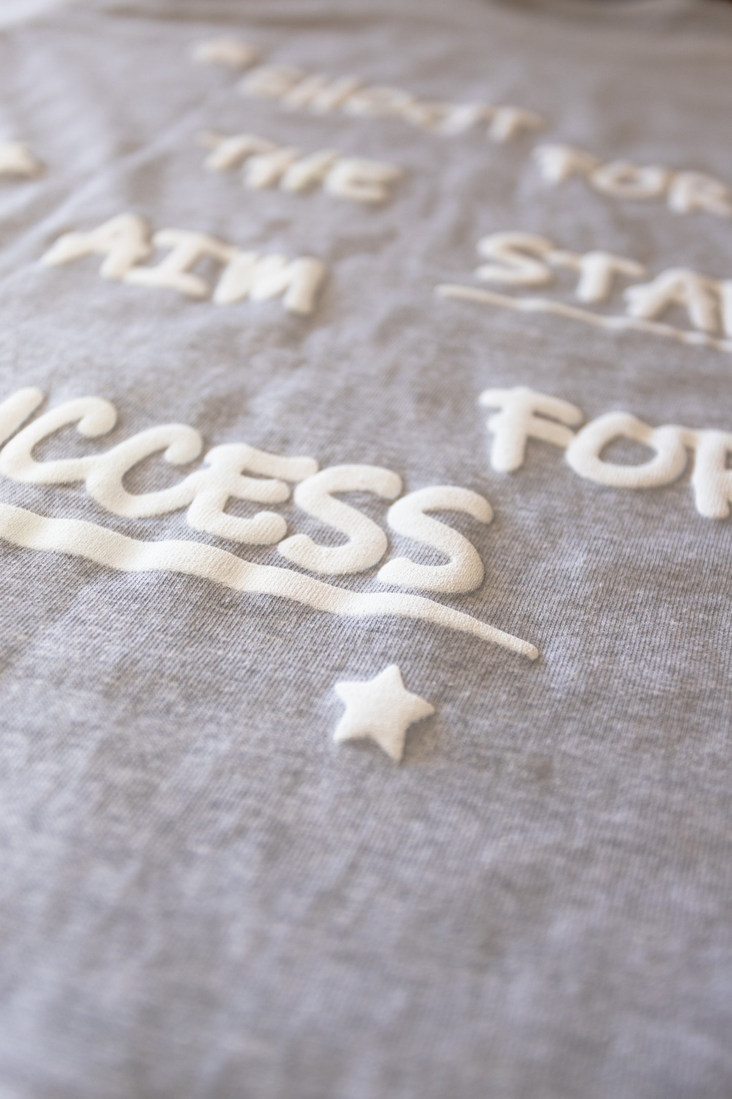 Shoot for the STARS Puff Print T-shirt GRAY
